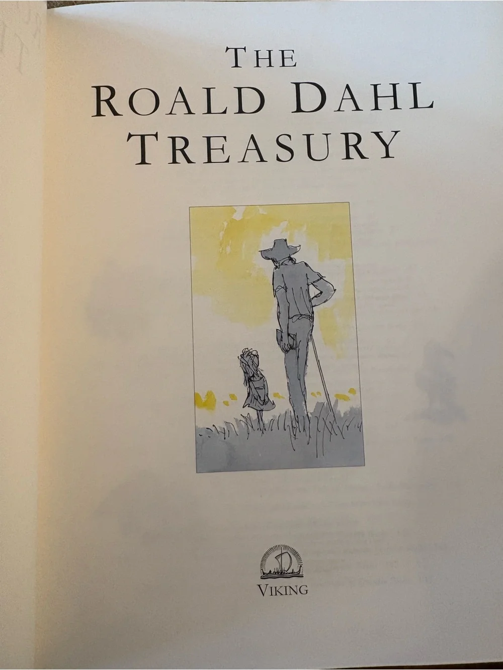 The Roald Dahl Treasury- Hardcover 🎁